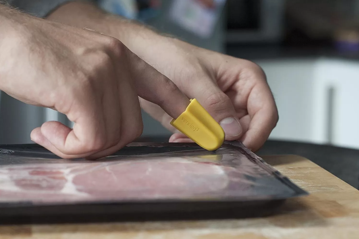 Nimble one-finger cutter