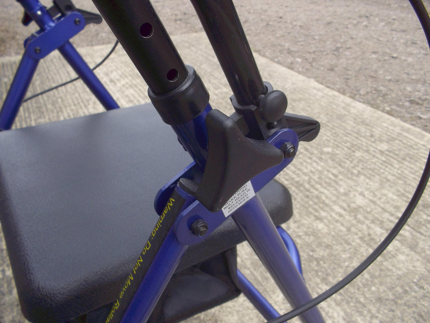 Drive Medical R728BL-1 Foldable Rollator Walker with Seat Blue