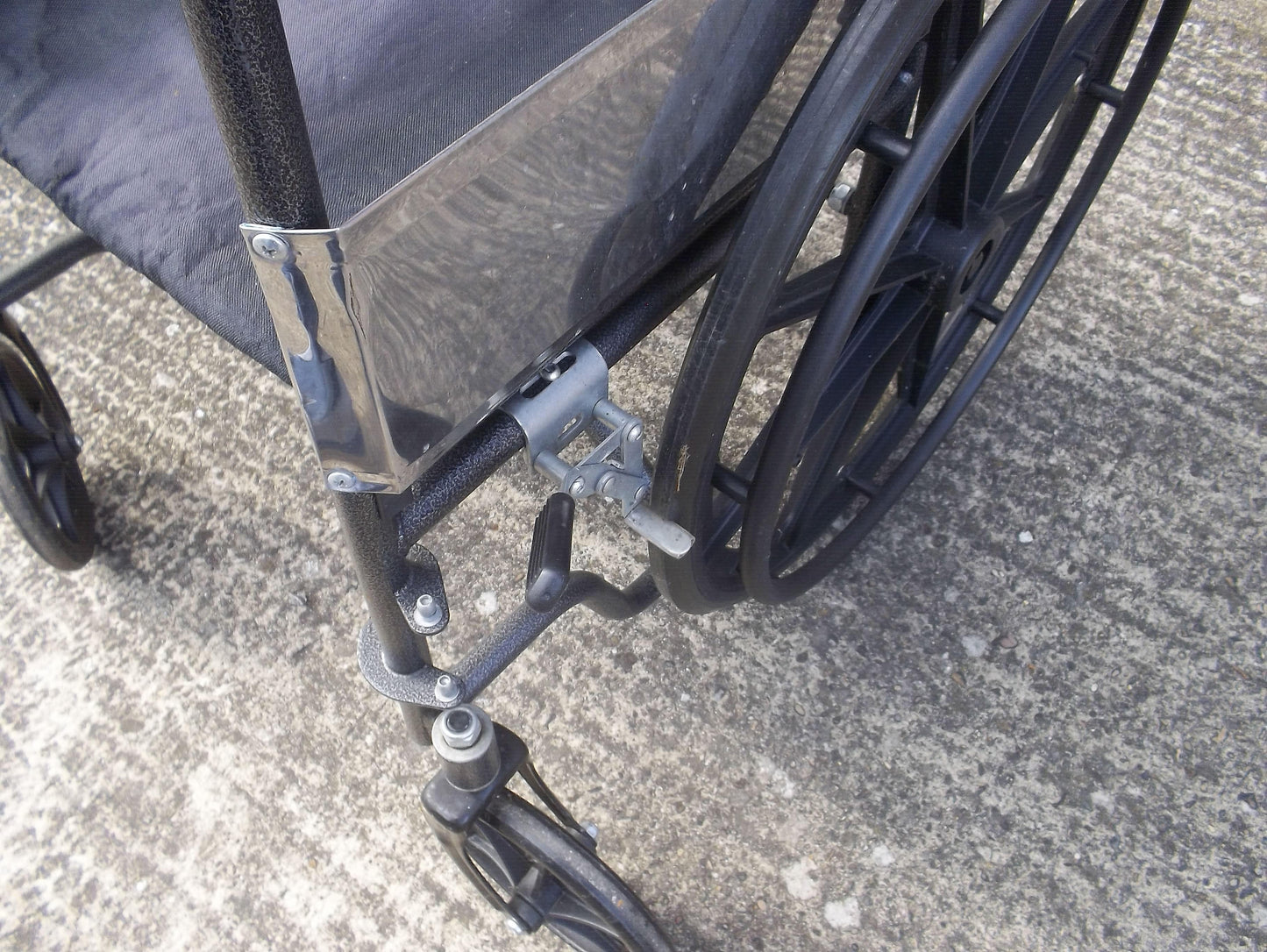 Wheelchair Foldable Black Good Condition Drive Cruiser 3