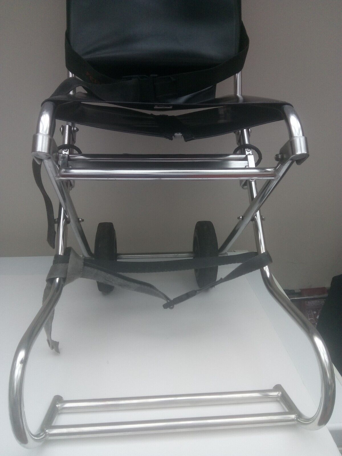 Ferno Compact Carry Chair Evacuation Evac Folding 2 Wheel Black