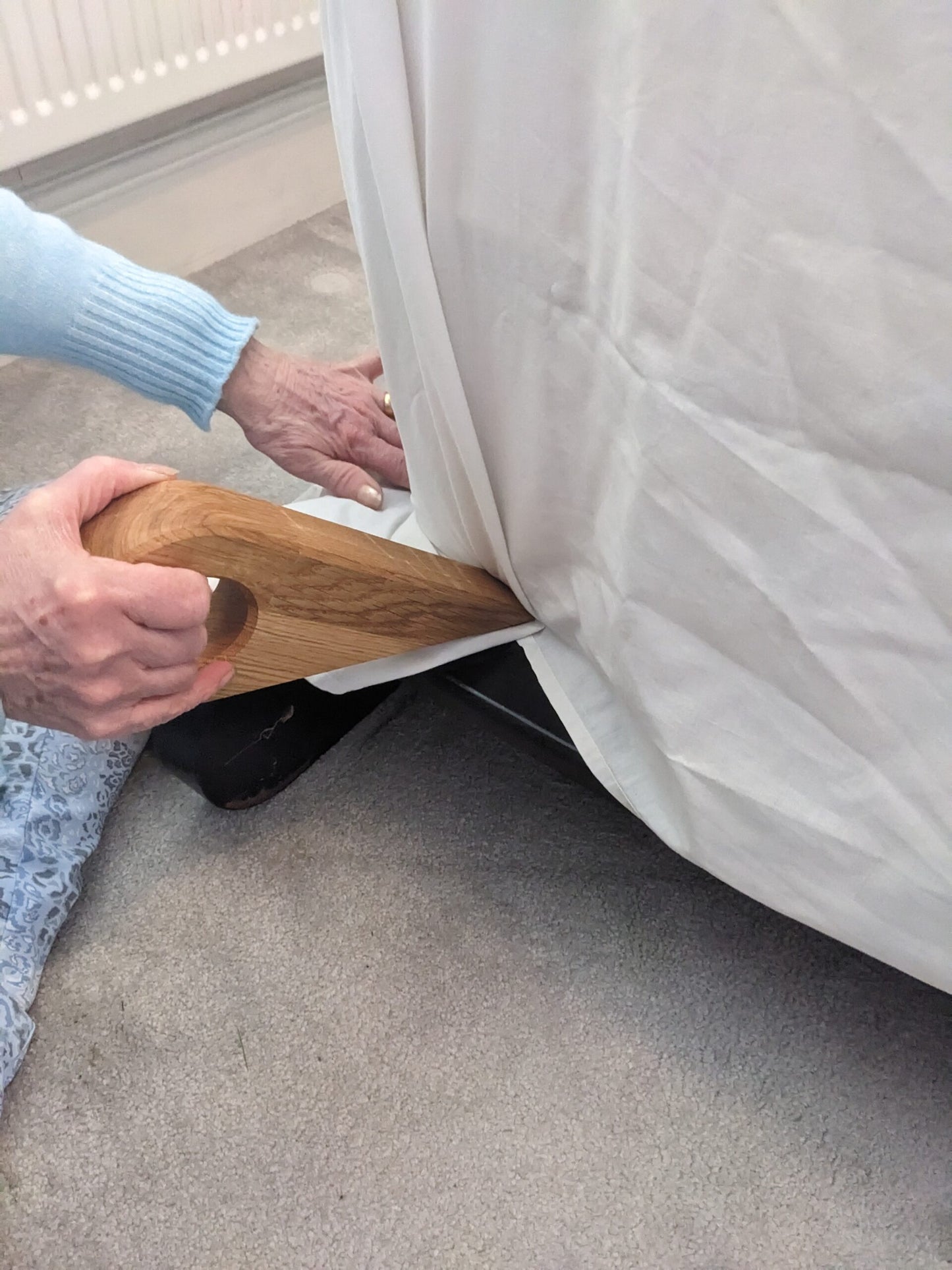 Bed wedge mattress lifter - Solid Oak